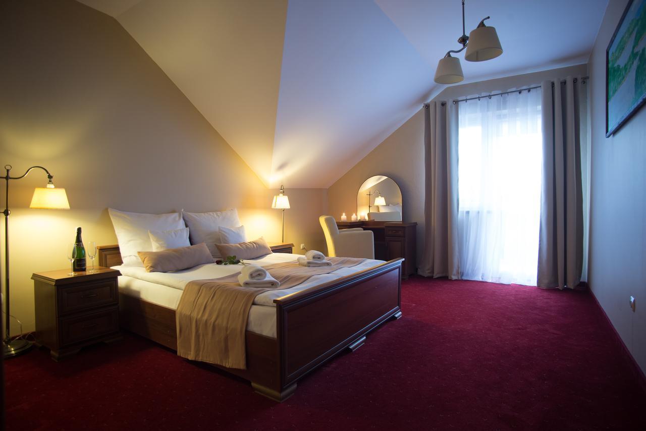 Hotel Karino Spa โปลันชิกค์ ภายนอก รูปภาพ